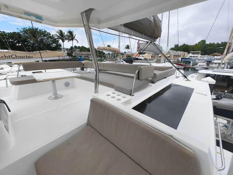 Catamaran te huur in Bas du Fort voor de beste prijs