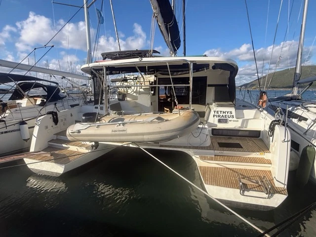 Verhuur Catamaran Lagoon met vaarbewijs
