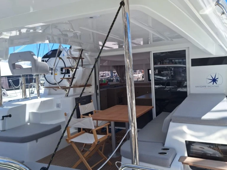 Verhuur Catamaran Lagoon met vaarbewijs
