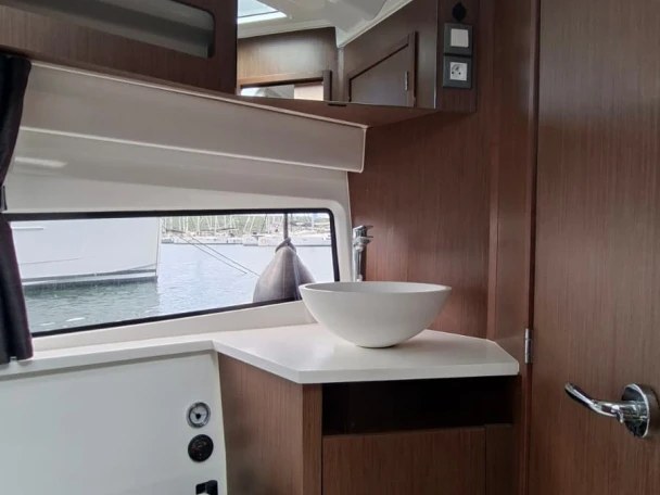 Huur Motorboot met of zonder schipper Bénéteau in Punat