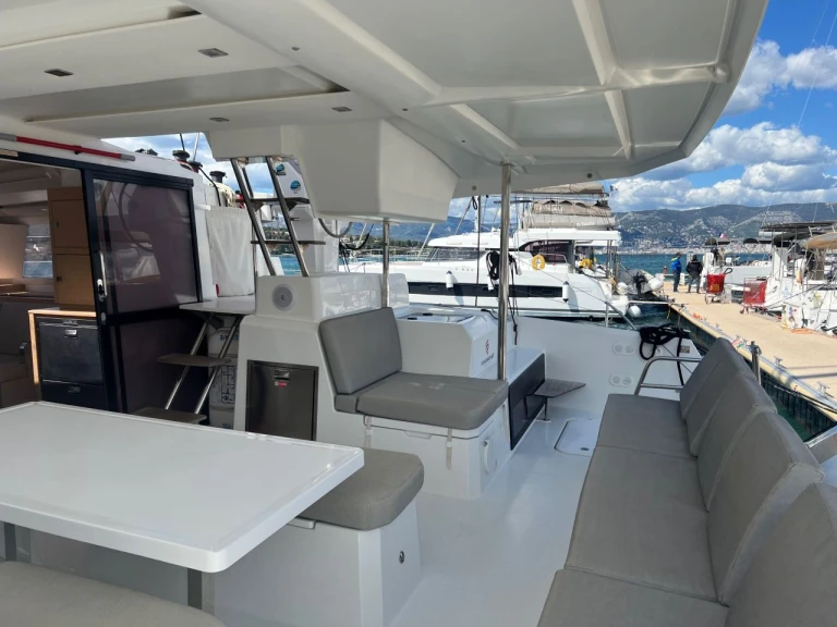 Jachthuur in Saint-Mandrier-sur-Mer - Fountaine Pajot Astrea 42 via SamBoat