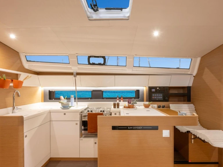 Jeanneau Sun Odyssey 455 te huur van particulier of professional in Parham Town
