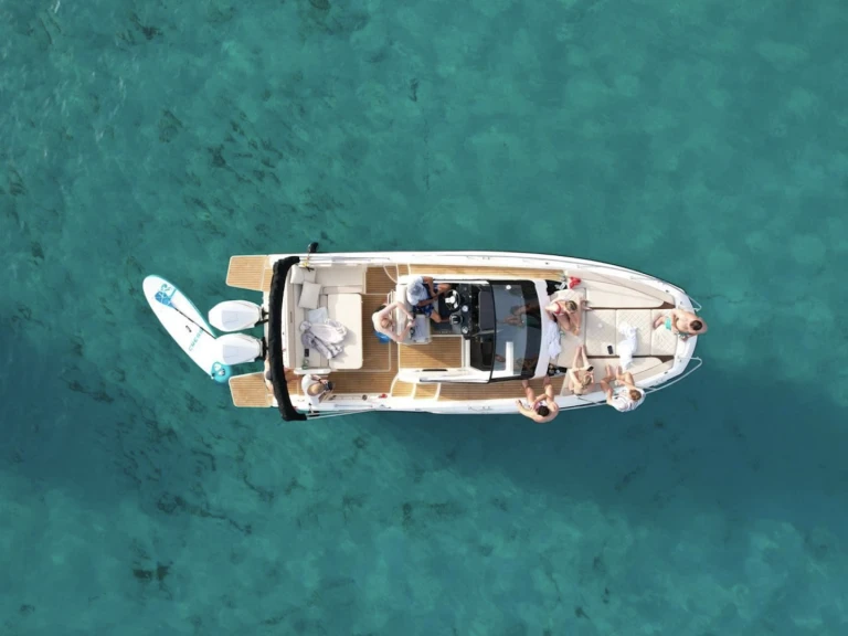 Motorboot te huur in Sant Antoni de Portmany voor de beste prijs