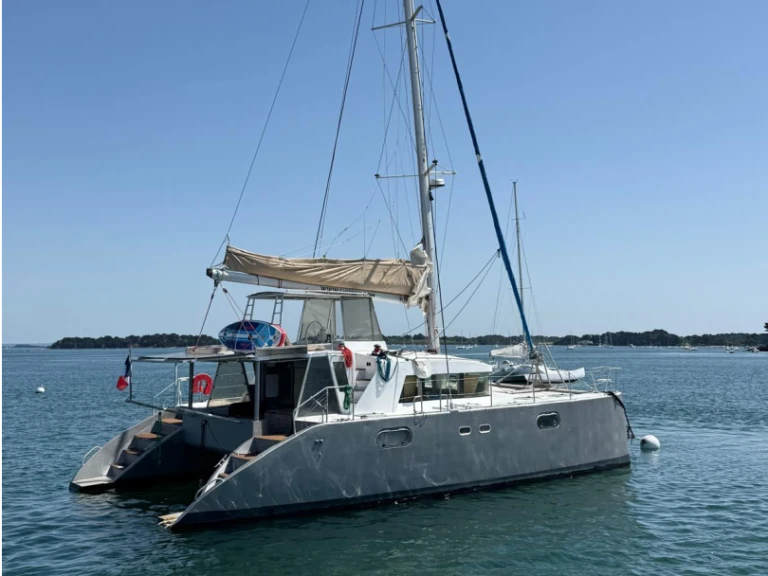 Huur Catamaran met of zonder schipper VISAGE in Pointe-à-Pitre