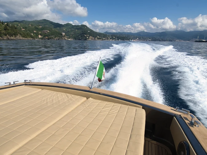 Huur een Magnum 38 in Saint-Tropez