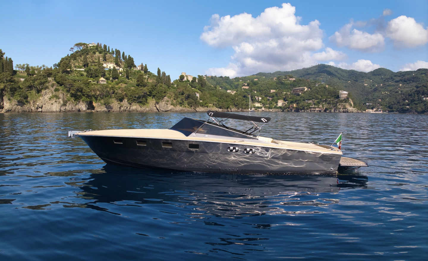 Verhuur van Motorboot Magnum 38 Saint-Tropez (Azure Phantom) | SamBoat