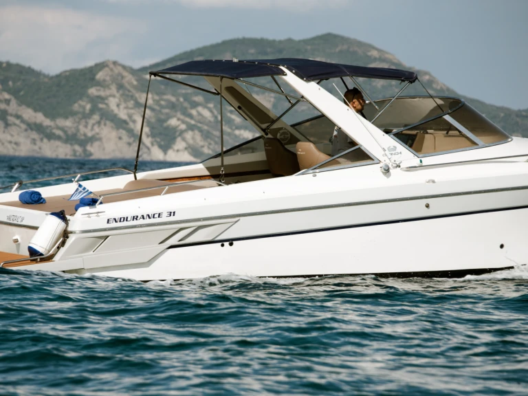 Huur een Cranchi Endurance 31 in Laganás