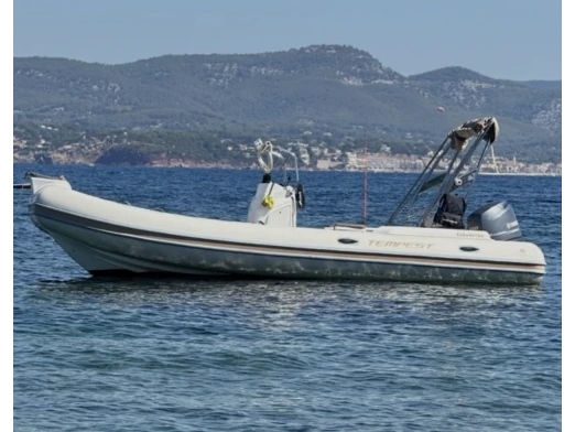 Bootverhuur Toulon goedkoop Tempest 626 Ivory