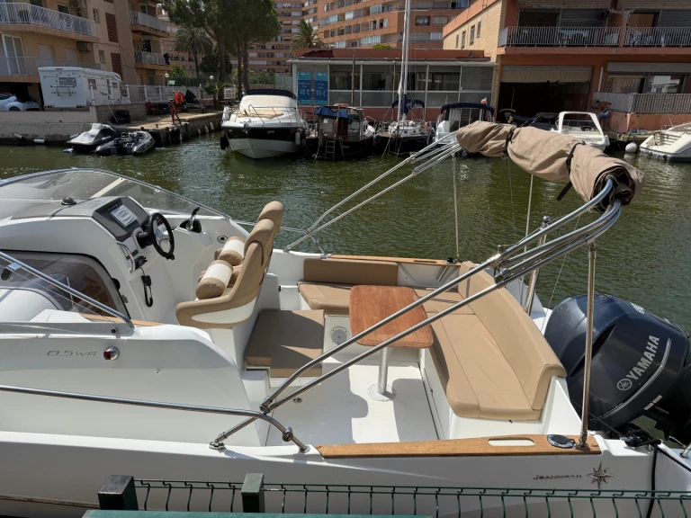 Verhuur Motorboot BravaBoats met vaarbewijs