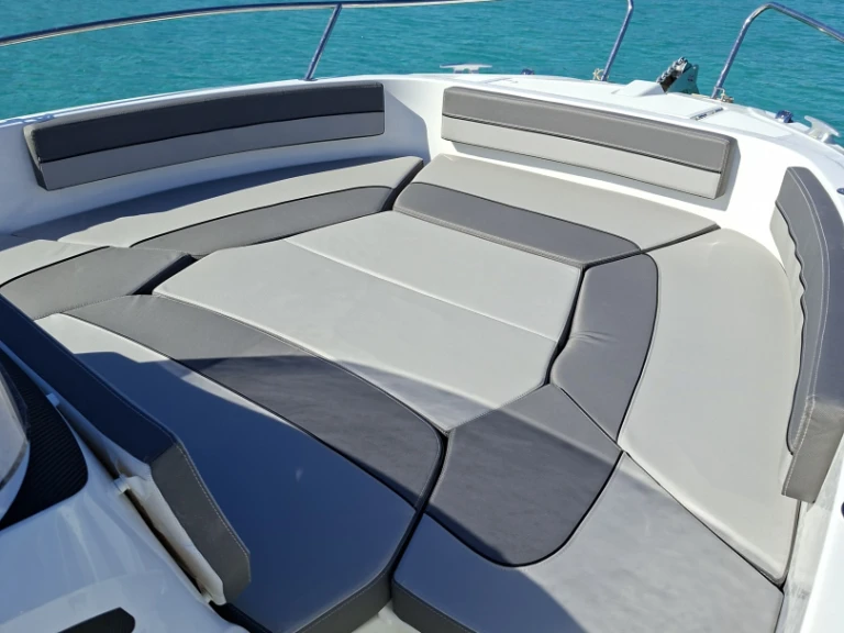 Jeanneau Cap Camarat 6.5 CC Serie 3 te huur van particulier of professional in Porto-Vecchio