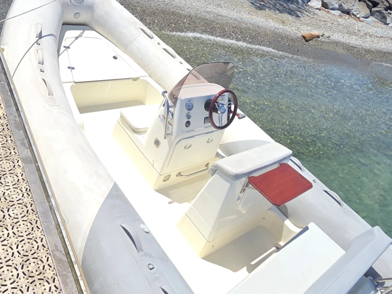 Huur een Zodiac Medline 580 in Évian-les-Bains