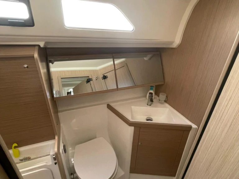 Bootverhuur Salivoli goedkoop Oceanis 40.1