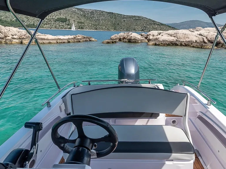 Bootverhuur  Shadow 22 in Trogir via SamBoat