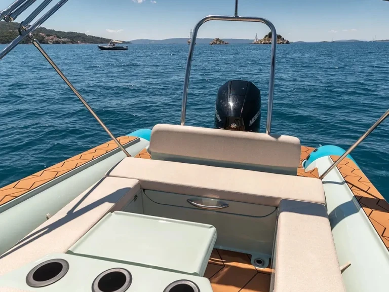 Bootverhuur  Bura 8.0 in Trogir via SamBoat