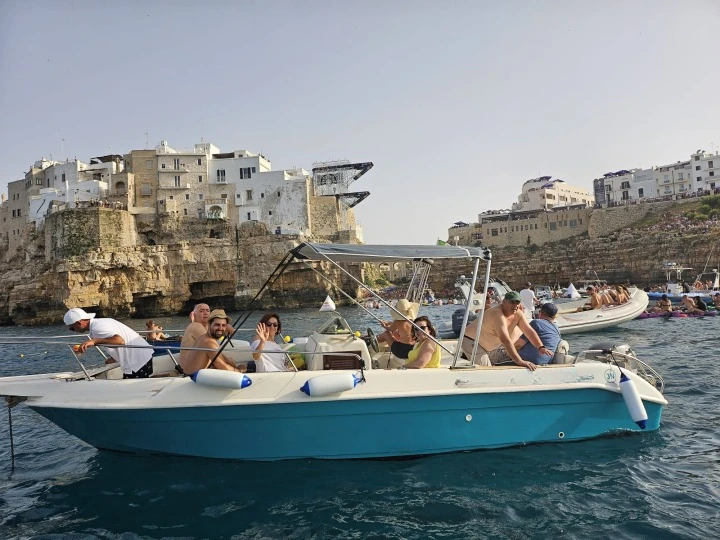 Bootverhuur Polignano a Mare goedkoop Eden 22
