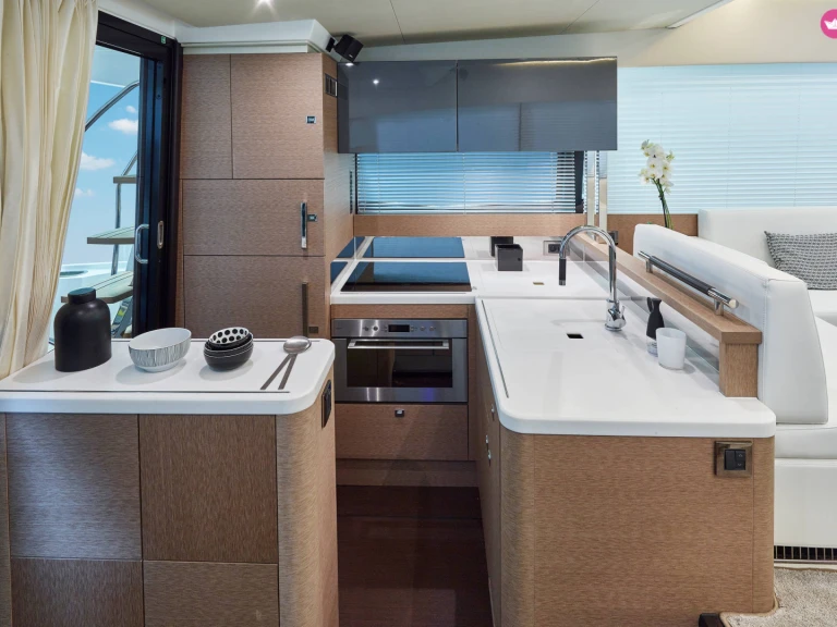 Verhuur Jacht in Vieux Port Golfe-Juan - Jeanneau Prestige 500 Fly