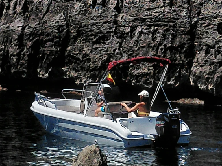 Huur een Saver OPEN 520 in Ciutadella de Menorca
