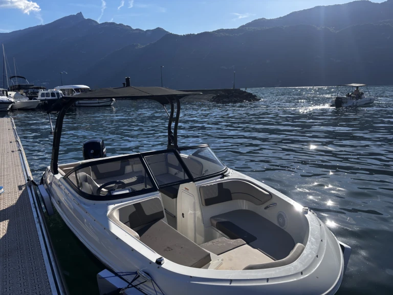 Motorboot te huur in Aix-les-Bains voor de beste prijs
