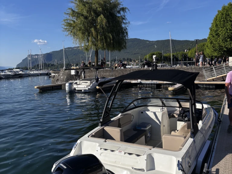 Bayliner VR4 te huur van particulier of professional in Aix-les-Bains