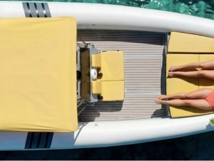 Bootverhuur Avila Tuono TYPE 7 in Santa Eulària des Riu via SamBoat