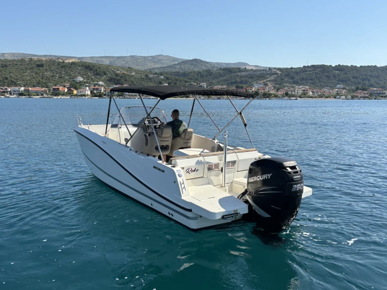 Verhuur Motorboot Quicksilver met vaarbewijs