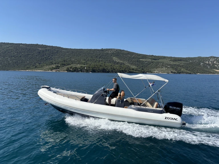 Huur een Zodiac Medline 7.5 in Trogir