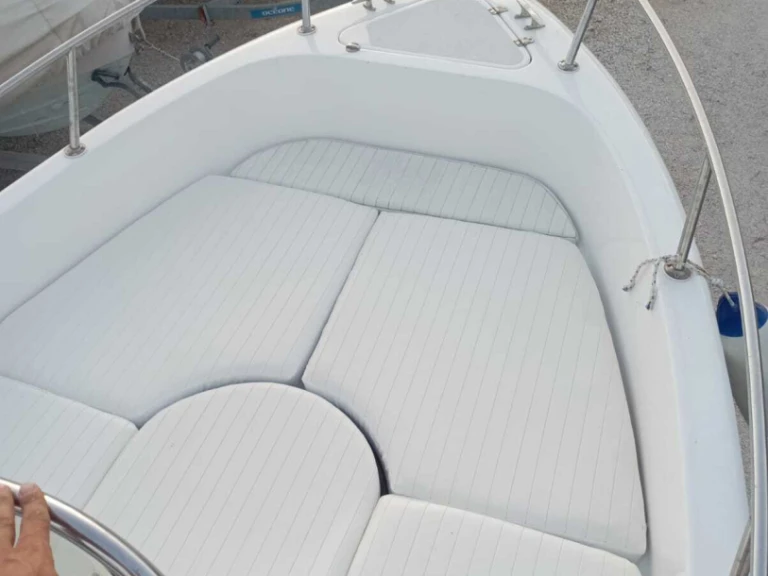 Motorboot te huur in Savelletri Di Fasano voor de beste prijs