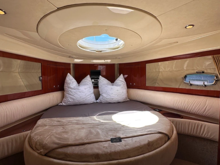 Huur Motorboot met of zonder schipper Fairline in Palma de Mallorca
