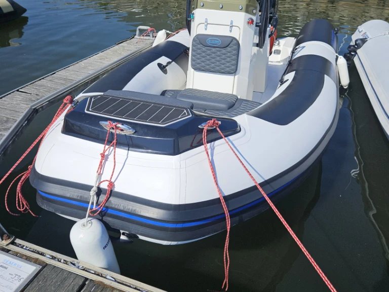 Huur een 3D Tender TR54 in Pornichet