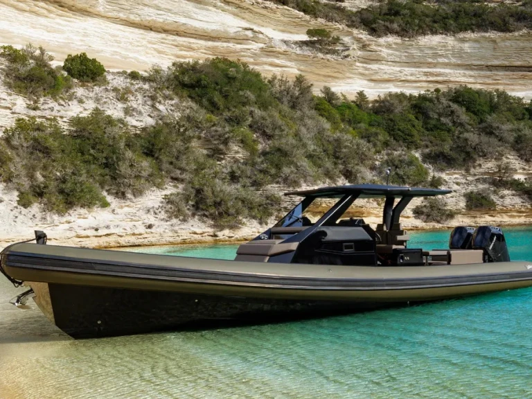 Sea Water Phantom 420 te huur van particulier of professional in Grand Piquey