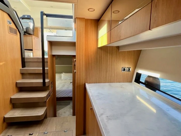 Verhuur Jacht Fairline met vaarbewijs