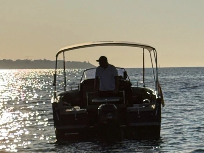 Bootverhuur Alicante goedkoop Nuva M6 Open