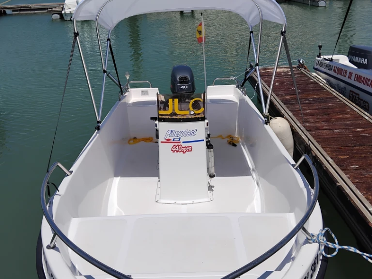 Jachthuur in Spanje - FIBERPLAST  440 Open  via SamBoat