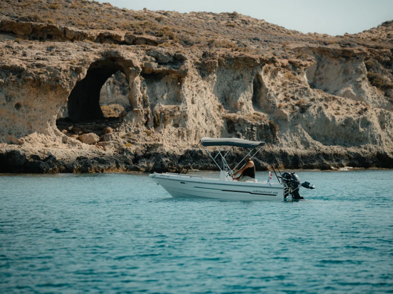 Verhuur Motorboot in Órmos Makry-Gialoú - Nikita Nikita 450