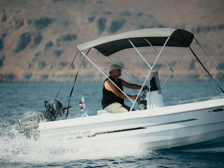 Bootverhuur Nikita Nikita 450 in Órmos Makry-Gialoú via SamBoat