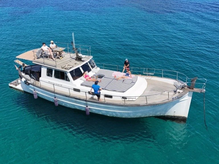Verhuur Motorboot Menorquin-Yachts met vaarbewijs