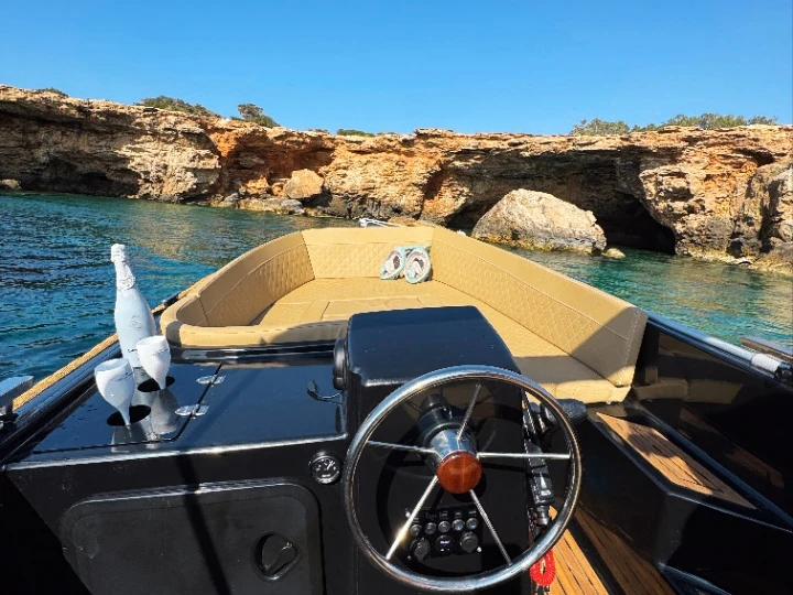 Huur een Silent Yachts 525 in Sant Antoni de Portmany