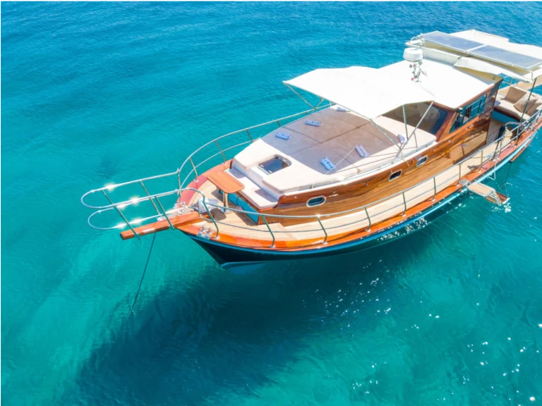 Bootverhuur Hand Made Wood Motorboat in Bodrum via SamBoat