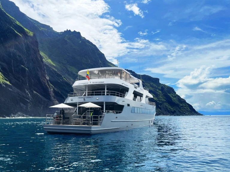 Bootverhuur Puerto Baquerizo Moreno goedkoop Luxury Motor Yacht - Tribute