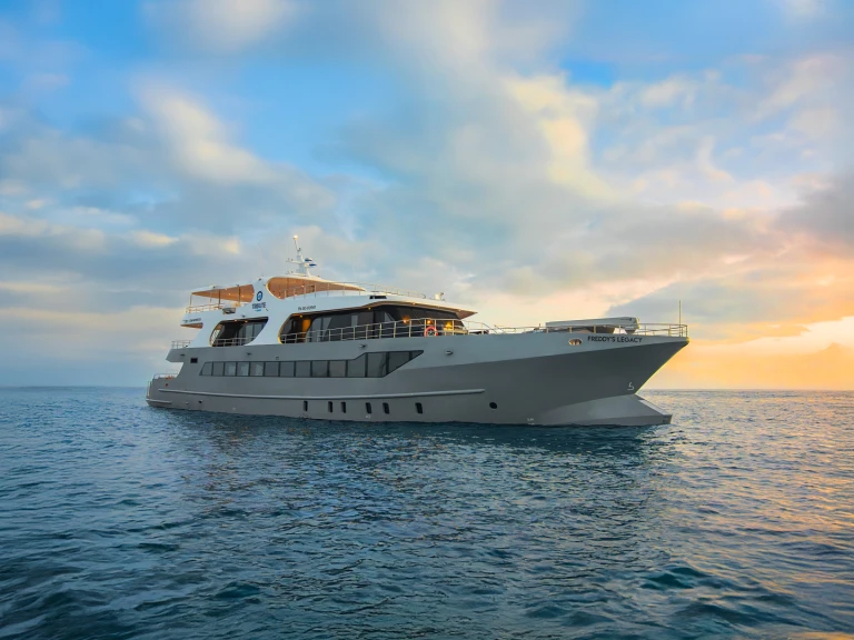 Bootverhuur  Luxury Motor Yacht - Tribute in Baltra Island via SamBoat