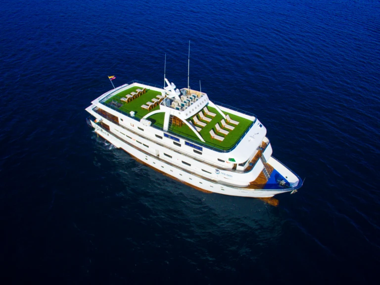 Huur een  Motoryacht - Solaris in Puerto Baquerizo Moreno