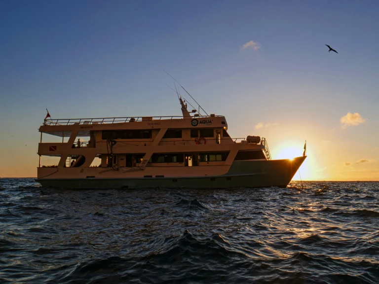 Jachthuur in Puerto Baquerizo Moreno -  Motoryacht - Aqua via SamBoat
