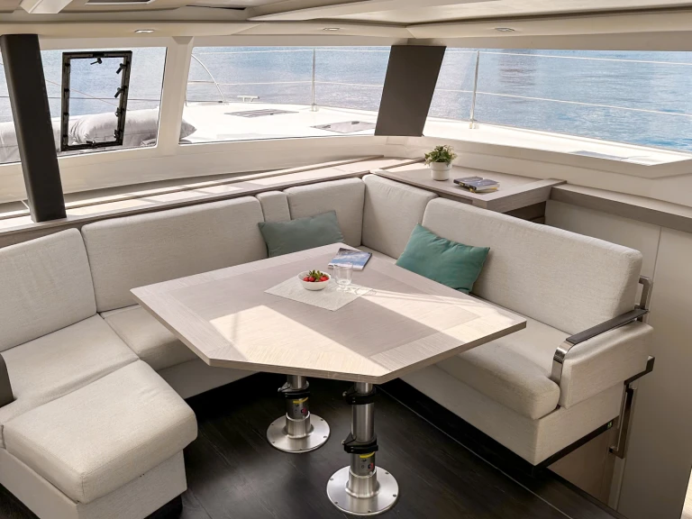 Huur een Fountaine Pajot Tanna 47 in Marmaris