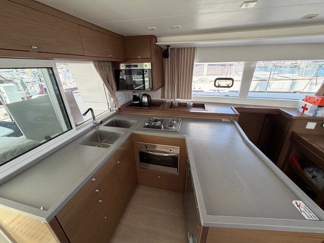 Catamaran te huur in Sukošan voor de beste prijs