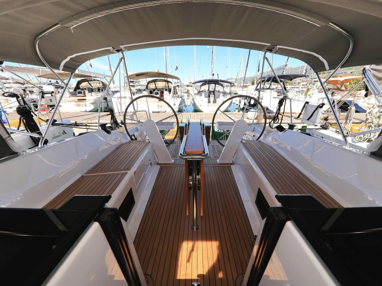 Huur Zeilboot met of zonder schipper Hanse in Šibenik