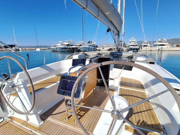 Zeilboot te huur in Kaštela voor de beste prijs