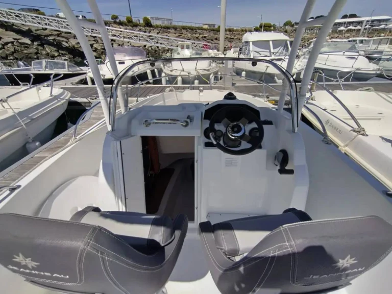 Motorboot te huur in Saint-Quay-Portrieux voor de beste prijs