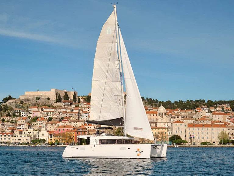 Huur een Lagoon Lagoon 450 in Šibenik