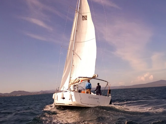 Bootverhuur Hyères goedkoop Dufour 430