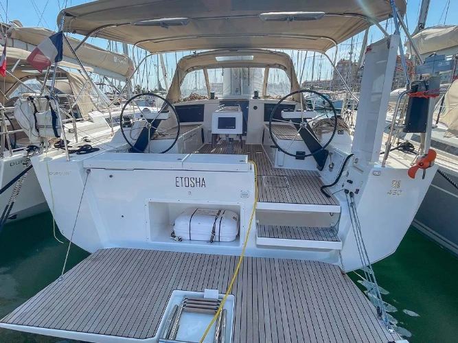 Verhuur Zeilboot in Hyères - Dufour Dufour 430